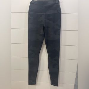 Alo full length Camo leggings size XS